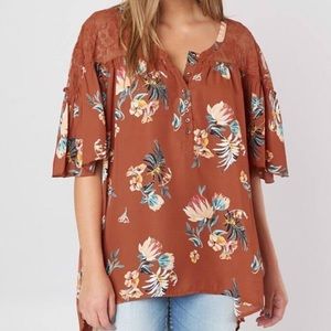 Gimmicks by BKE Tropical Print Lace Blouse
